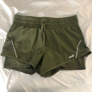 Avía running shorts, army green